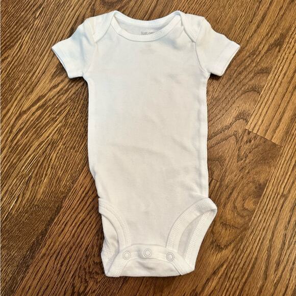 Carter’s white short sleeve onesie bodysuit set, size 3 months (set of 3 + hat) - Picture 2 of 6